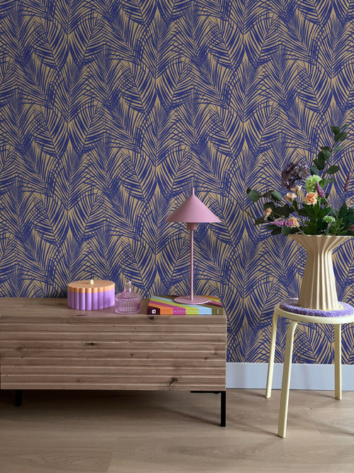 ESTAhome behang palmbladeren kobaltblauw en taupe - 50 x 900 cm - 131971