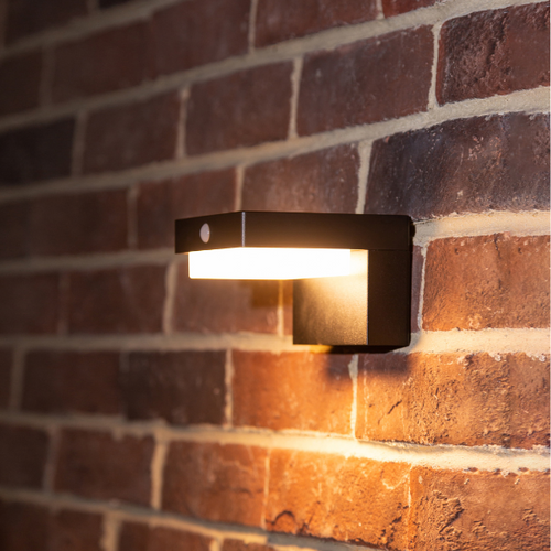 Lighto - Wandlamp zwart solar voor buiten – Oplaadbaar – Werkt op zonne-energie