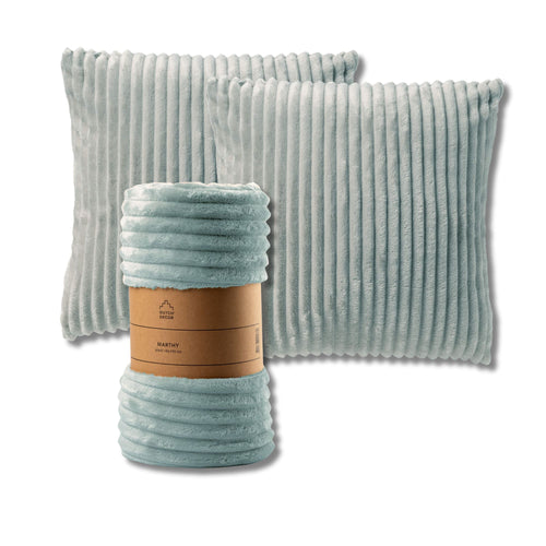 Dutch Decor - VOORDEELSET - 3-delig - Mart & Marthy - 2 sierkussens 45x45 cm - 1 plaid 140x180 cm - groen - vtwonen shop