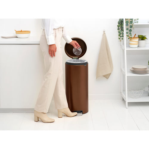 NewIcon pedaalemmer 30 liter met kunststof binnenemmer - Warm Bronze - vtwonen shop