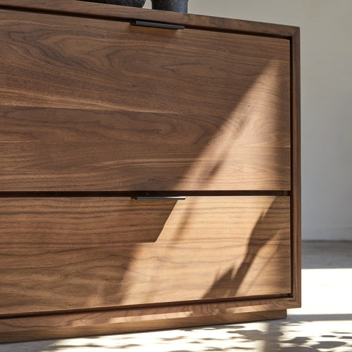 Tikamoon Massief notenhouten tv-meubel 120 cm - Donkerbruin - vtwonen shop