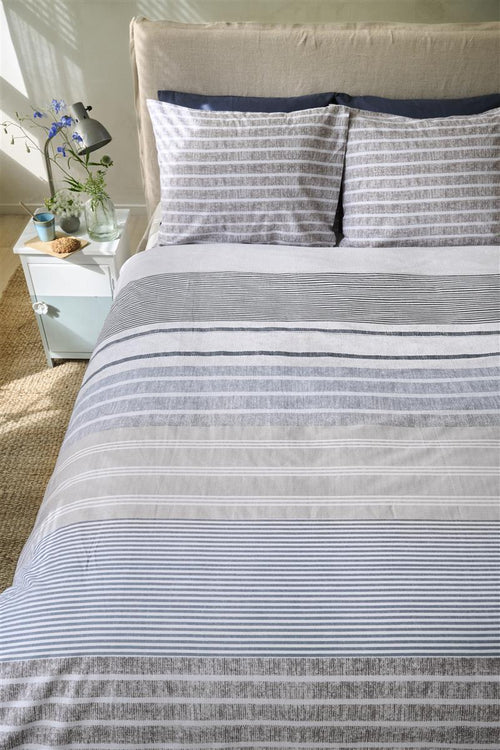 Ariadne at Home dekbedovertrek France - 200x200/220 cm - blauw - vtwonen shop