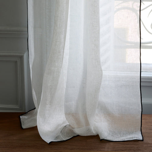 Madura Veiling Shadow puur witte en zwarte hommel 145x220 cm