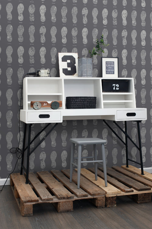 ESTAhome behang stadskaarten in vorm van schoenzolen donkergrijs - 53 cm x 10.05 m - 128820
