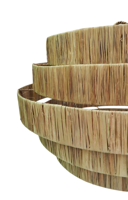 Grote Hanglamp PULAU Ø65 cm – Handgemaakte Plafondlamp van Natuurlijk Raffia – Trapvormige Boho Lamp voor Horeca, Eettafel of Interieur – Sfeervoll... - vtwonen shop
