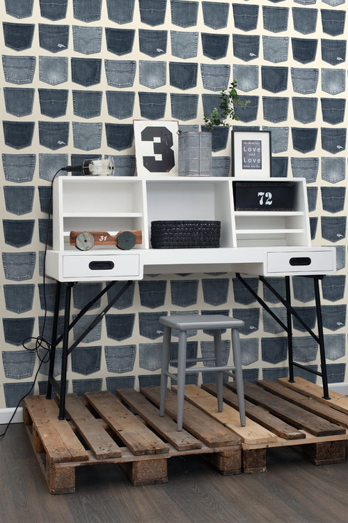 ESTAhome behang spijkerbroek zakken lichtblauw - 53 cm x 10.05 m - 137739