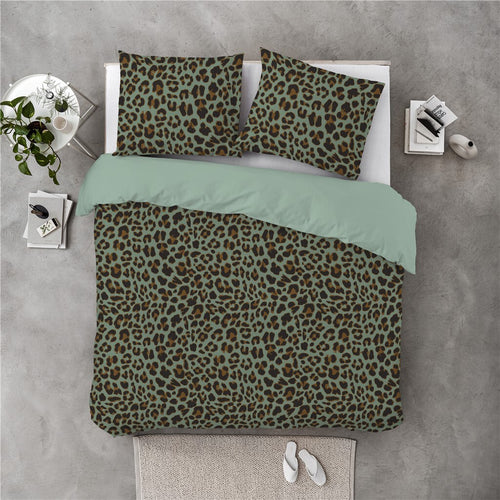 Byrklund - Dekbedovertrek Lazy Leopard - 240x220 cm - Groen - vtwonen shop