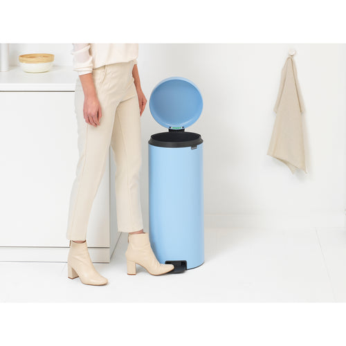 Brabantia Pedaalemmer NewIcon - 30L - kunststof binnenemmer - dreamy blue - vtwonen shop