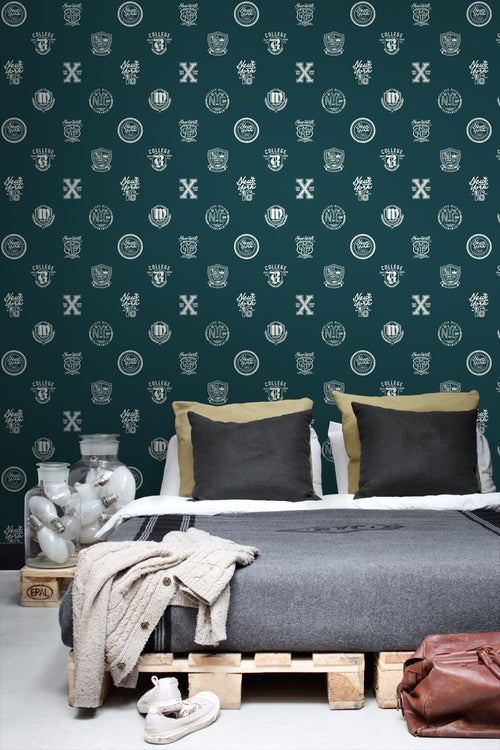 ESTAhome behang school emblemen donkergroen - 53 cm x 10.05 m - 138825