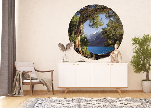 Sanders & Sanders zelfklevende behangcirkel berglandschap met bomen groen Ø 140 cm 601138