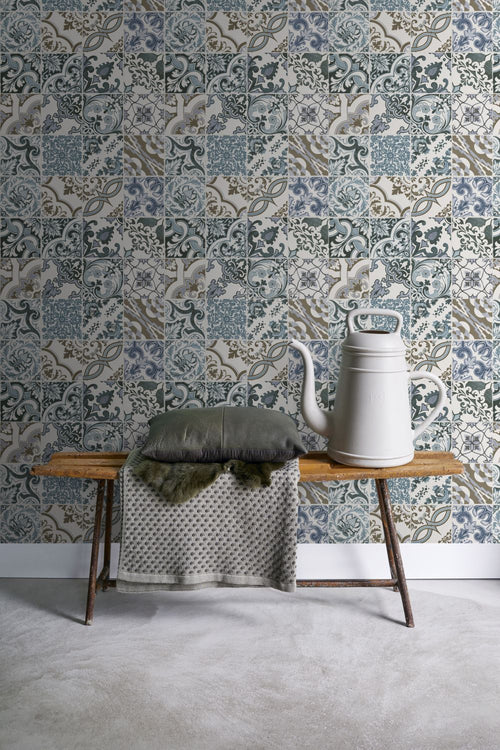 ESTAhome behang tegelmotief blauw en beige - 50 x 900 cm - 139290 - vtwonen shop