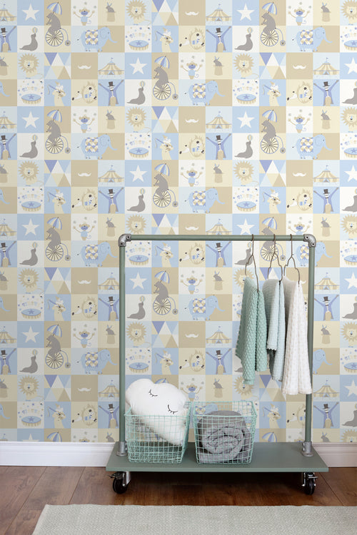 ESTAhome behang circus figuren lichtblauw, beige en wit - 53 cm x 10.05 m - 138710