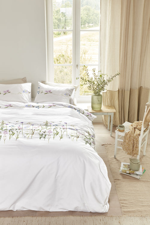 Marjolein Bastin  Soft Bloom - 240 x 200/220 cm - Multi