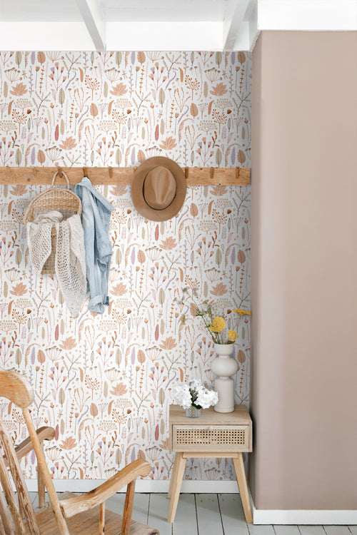 ESTAhome behang veldbloemen terracotta, paars, beige en wit - 50 x 900 cm - 131162 - vtwonen shop