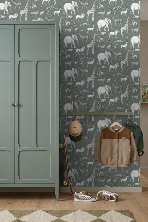 ESTAhome behang jungle dieren vergrijsd groen - 53 cm x 10.05 m - 139513