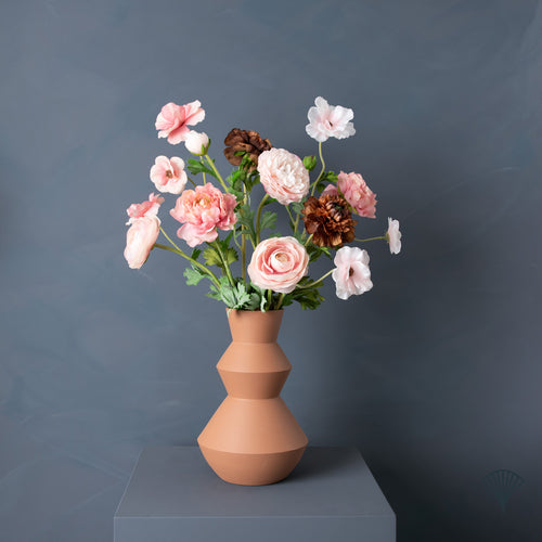 Madame Fleurie zijden boeket Terra Blush - Cosy vibes  - met vaas - vtwonen shop