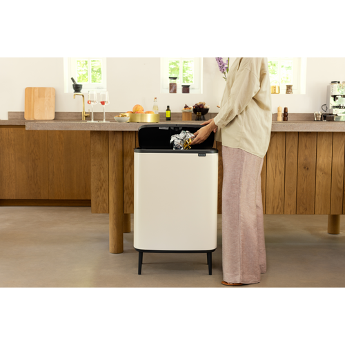 Brabantia Bo Touch Bin Hi, met 1 binnenemmer, 60 liter - Soft Beige