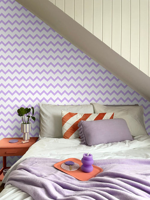 ESTAhome behang zigzag motief paars en wit - 50 x 900 cm - 131484 - vtwonen shop