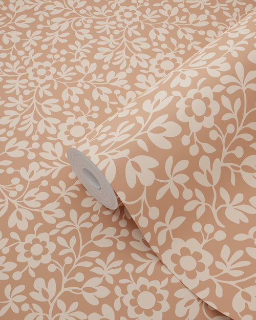 ESTAhome behang bloemetjes licht terracotta - 50 x 900 cm - 131670 - vtwonen shop