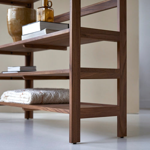 Tikamoon Boekenkast van notenhout - Bruin - vtwonen shop