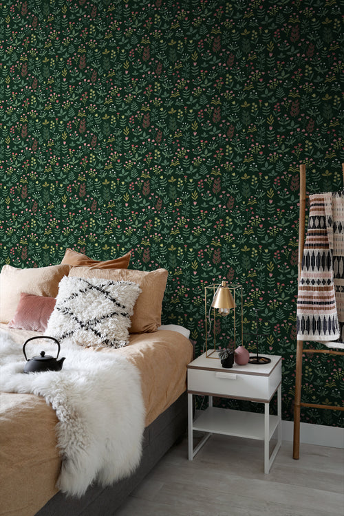 ESTAhome behang veldbloemen donkergroen en roze - 50 x 900 cm - 131099 - vtwonen shop