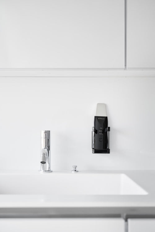 Yamazaki Zelfklevende Skincare Apparaten Houder - Tower - Zwart - vtwonen shop