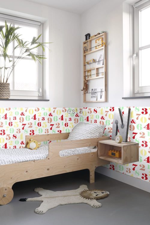 ESTAhome XXL behang cijfers rood, geel, groen en roze - 50 x 900 cm - 158714 - vtwonen shop