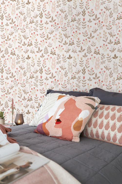 ESTAhome behang veldbloemen vergrijsd groen, licht roze en rood - 50 x 900 cm - 131093 - vtwonen shop