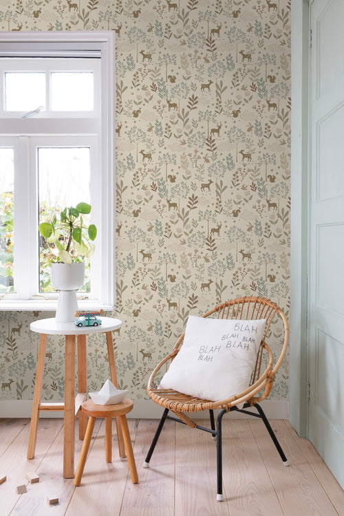 ESTAhome behang bos met bosdieren beige en groen - 53 cm x 10.05 m - 131227 - vtwonen shop