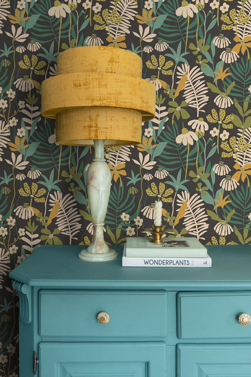 ESTAhome behang tropische bladeren en bloemen groen en meerkleurig - 50 x 900 cm - 131000 - vtwonen shop