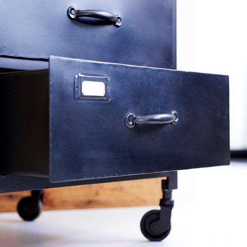 Tikamoon Mangohouten en metalen kolomkast - Zwart