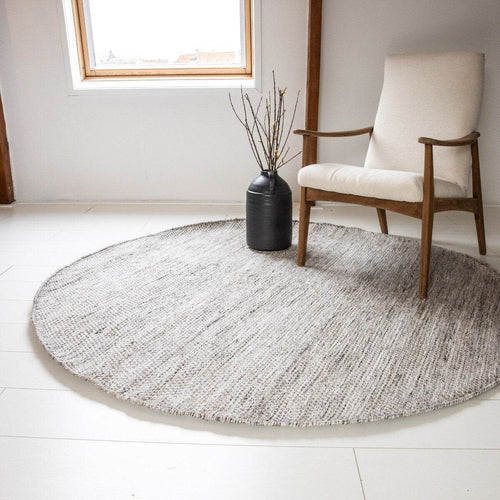 Interieur05 Vloerkleed Gerecycled Materiaal Rond Ciro Naturel gemeleerd op=op (bruin/wit/antraciet) - 180 x 180 cm - vtwonen shop