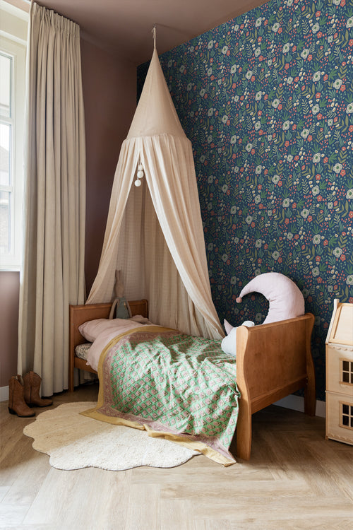 ESTAhome behang bloemetjes donkerblauw, groen en terracotta - 50 x 900 cm - 131071 - vtwonen shop