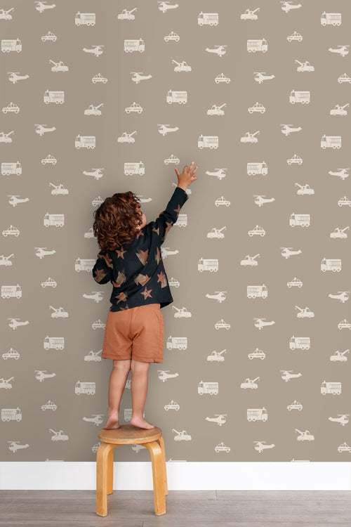 ESTAhome behang auto's, brandweerauto's, helikopters en kranen taupe - 53 cm x 10.05 m - 131399 - vtwonen shop