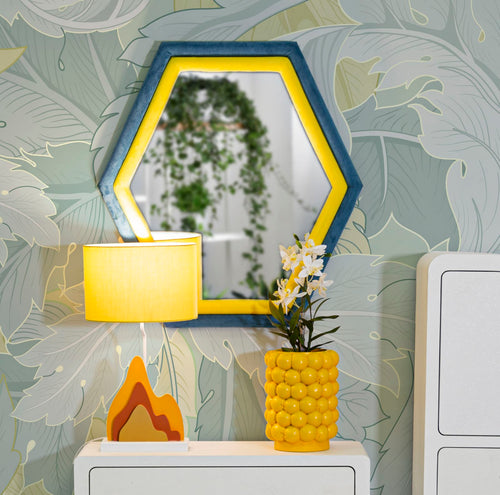 Hexagonale wandspiegel in blauw en geel 75x4x80 cm