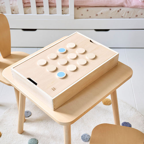 Petite Amélie Houten Sensorisch Speelbak - Met Deksel - Incl. Geheugen en Kleursorteerspel met 12 Gekleurde Houten Schijven – Meerkleurig - vtwonen shop