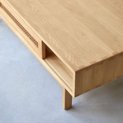 Tikamoon Luis - Massief iepenhout en rieten salontafel - Naturel - vtwonen shop