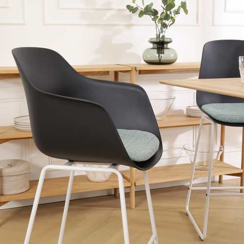 Nolon Nino-Liz Barkruk Zwart - Zacht Groen Kussen - Wit Frame - 65 cm - vtwonen shop