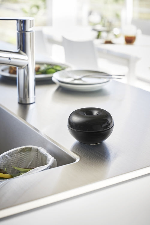 Yamazaki Keramische Luchtverfrisser Houder - Tower - Zwart - vtwonen shop