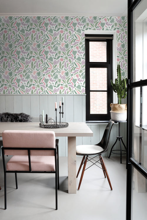 ESTAhome behang bladeren en bloemen paars, roze en groen - 50 x 900 cm - 131049 - vtwonen shop