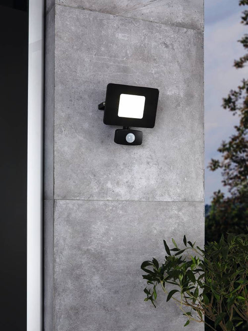 EGLO wandlamp buiten Faedo 3 - 14 cm - beweginssensor - zwart - vtwonen shop