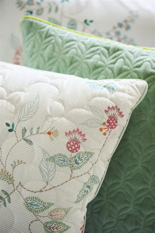 Pip Studio decoratiekussen Kili Flower Quilted - 45x70 cm - wit - vtwonen shop