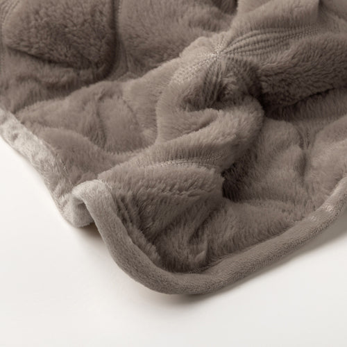 QUINTEN - bedsprei 240x260 cm - gewatteerd bloemmotief - Driftwood - taupe