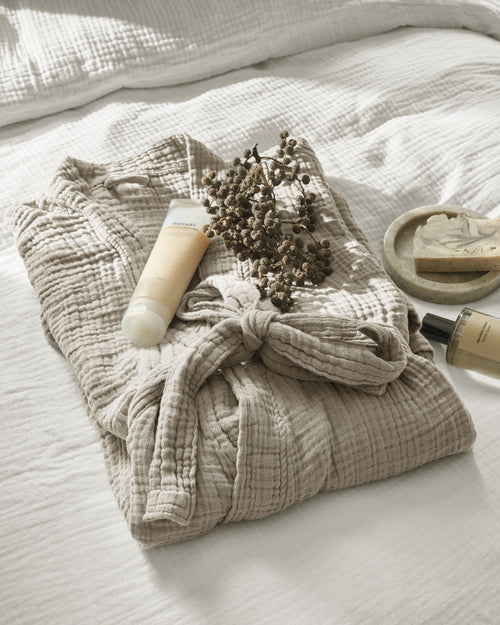 vtwonen  Gentle Embrace Bathrobe - L/XL - Zand - vtwonen shop