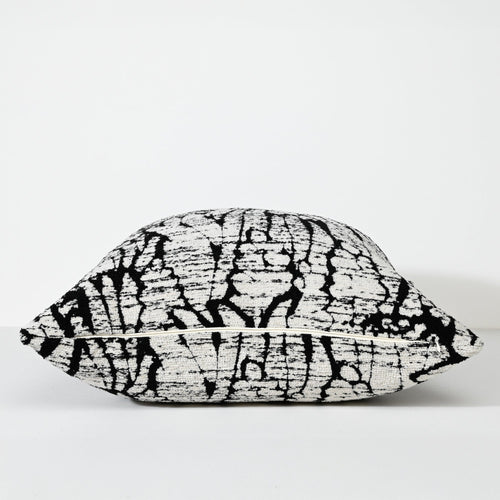 Darcy & Duke sierkussen Black Palm - Zwart - 55x55cm