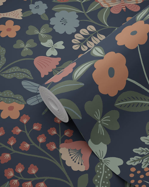 ESTAhome behang bloemen en vogels donkerblauw, roze en groen - 53 cm x 10.05 m - 139870