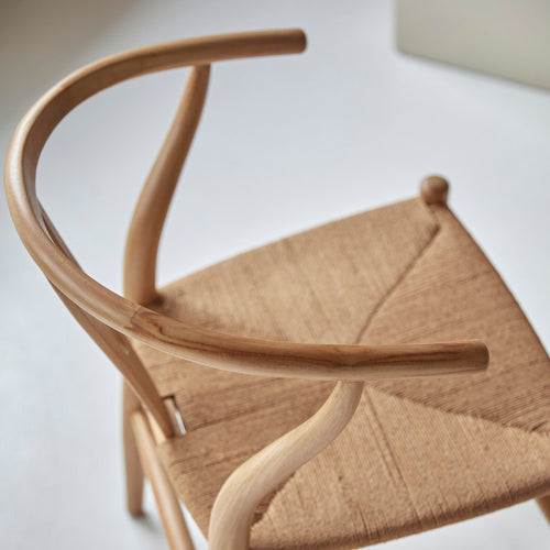 Tikamoon Stoel van licht massief teakhout met vlechtwerk - Naturel - vtwonen shop