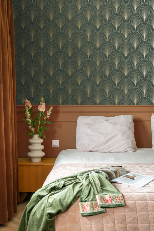 ESTAhome behang art deco motief donkergroen en goud - 53 cm x 10.05 m - 139584