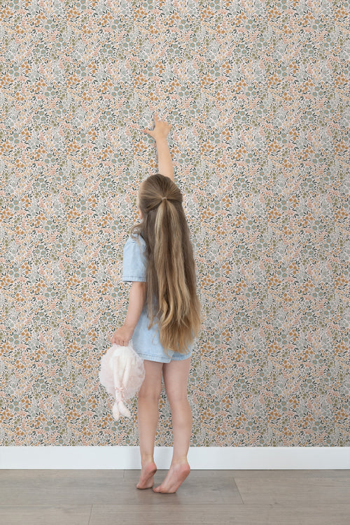 ESTAhome behang bloemetjes grijsblauw, terracotta roze en groen - 53 cm x 10.05 m - 139837 - vtwonen shop