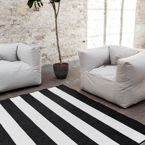 Eva Interior Buitenkleed Stripes zwart/wit dubbelzijdig - 160 x 230 cm - vtwonen shop